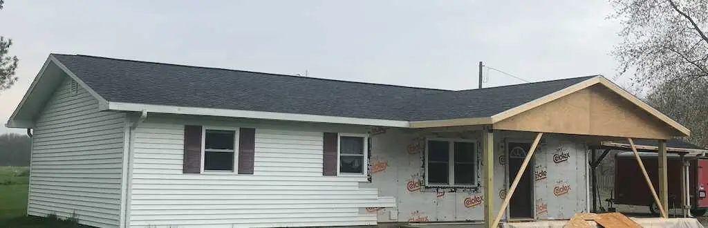 Lithia Springs home roof replacement in Shelbyville, IL