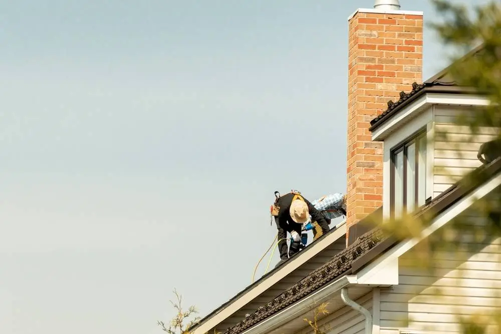 What Homeowners Should Know About Roof Insurance Claims