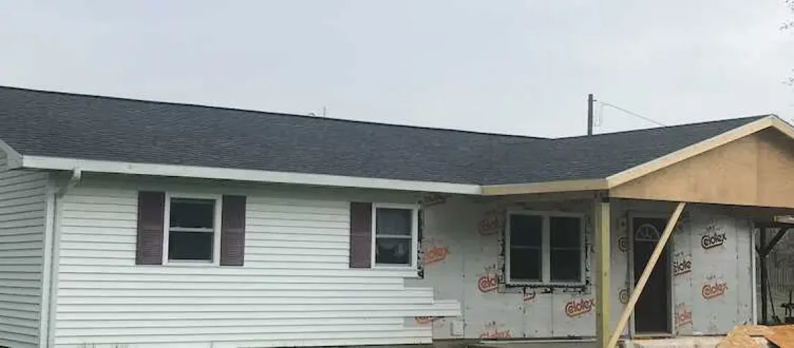 Lithia Springs home roof replacement in Shelbyville, IL